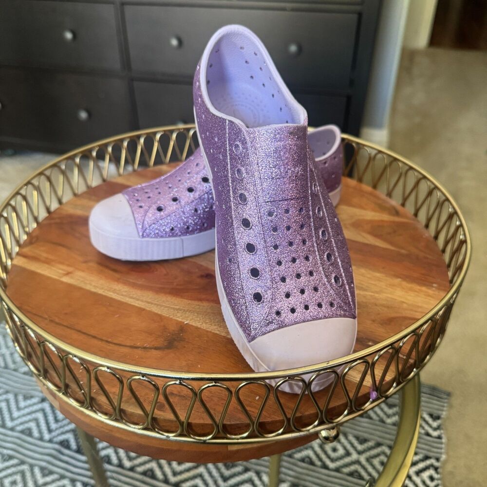 Kids Native Jefferson Bling Purple Shimmer Shoes size J3